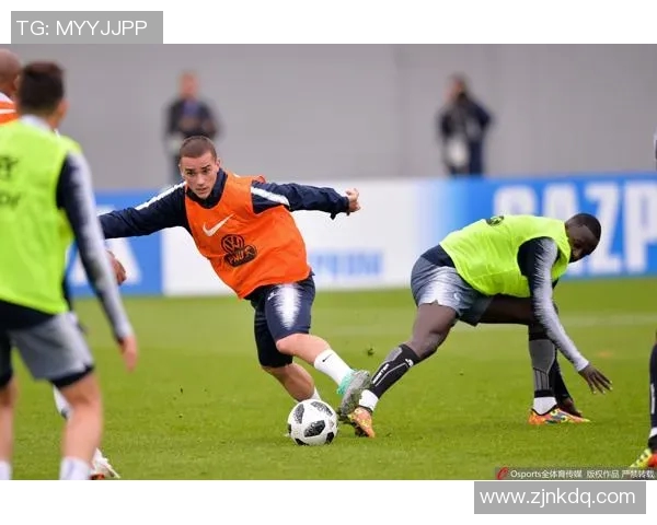 当今足坛最炙手可热的球星是谁 他为何如此受关注与热爱